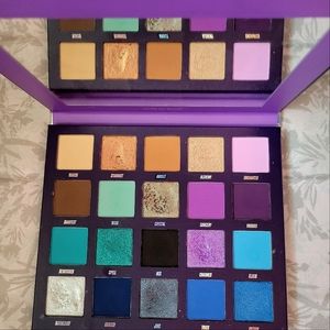 Beauty Bay Book of Magic pallet